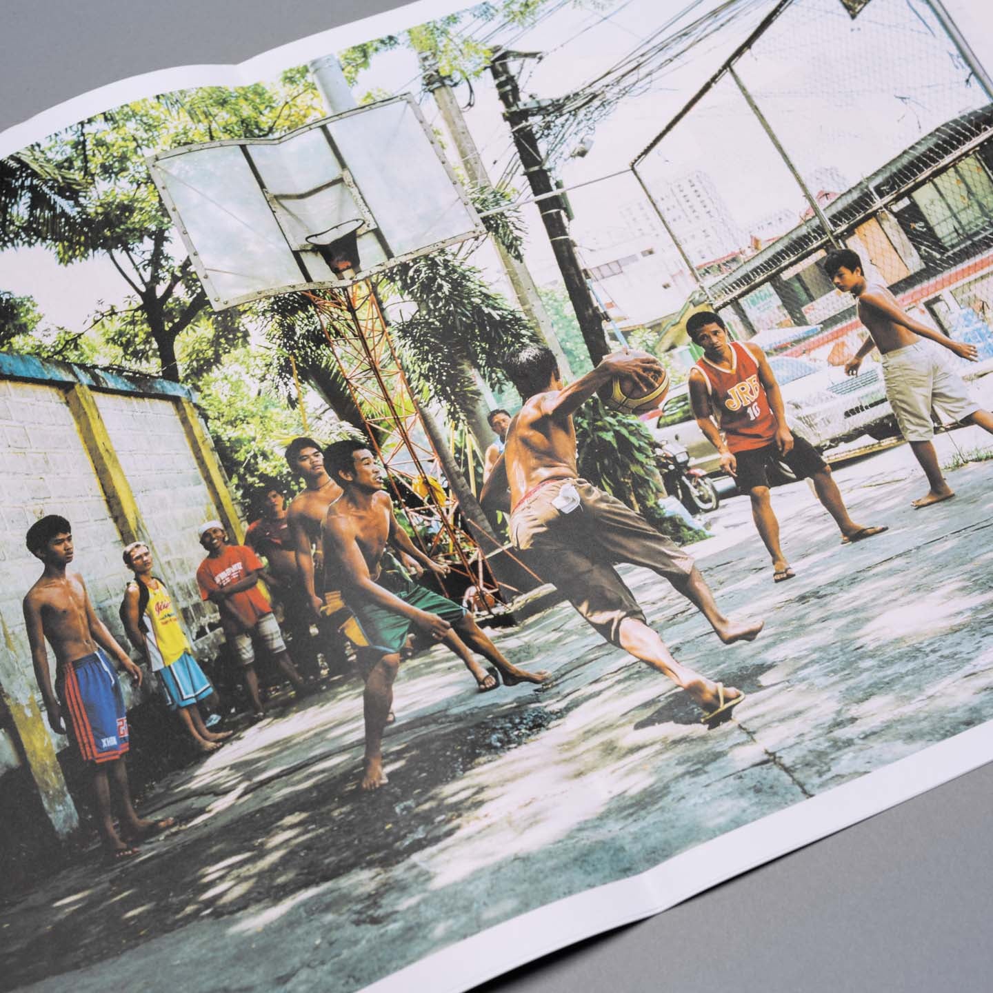 Asphalt Chronicles, the Art of Basketball on your walls.